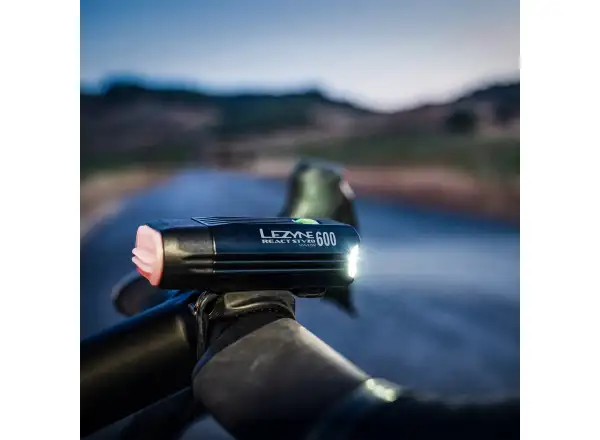 Lezyne React StVZO přední světlo Matte Black