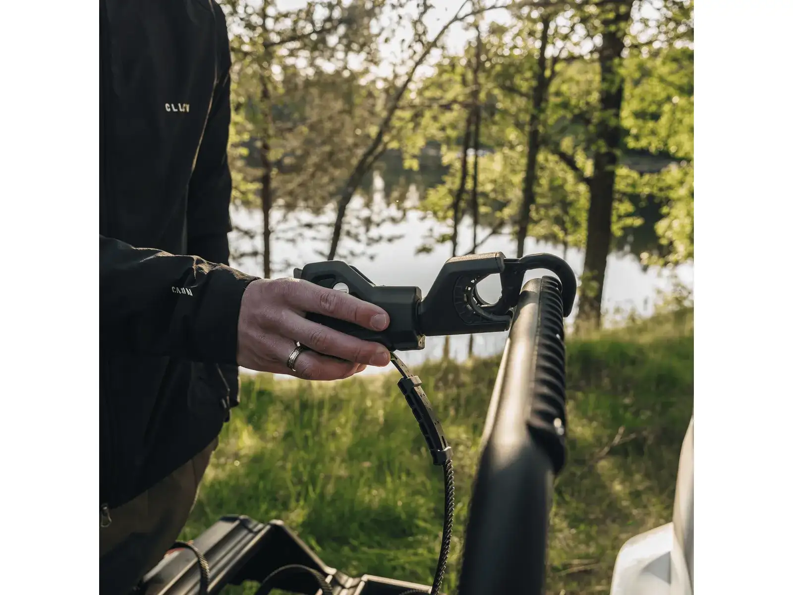 Thule VeloSpace 3 nosič pro 3 kola na tažné zařízení