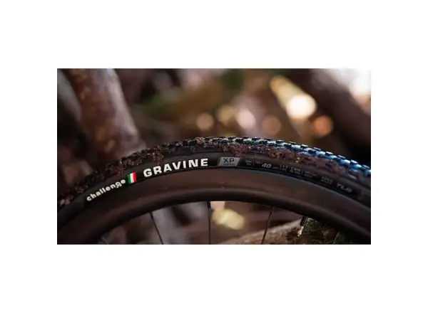 Challenge Gravine XP TLR 28" gravel plášť černá