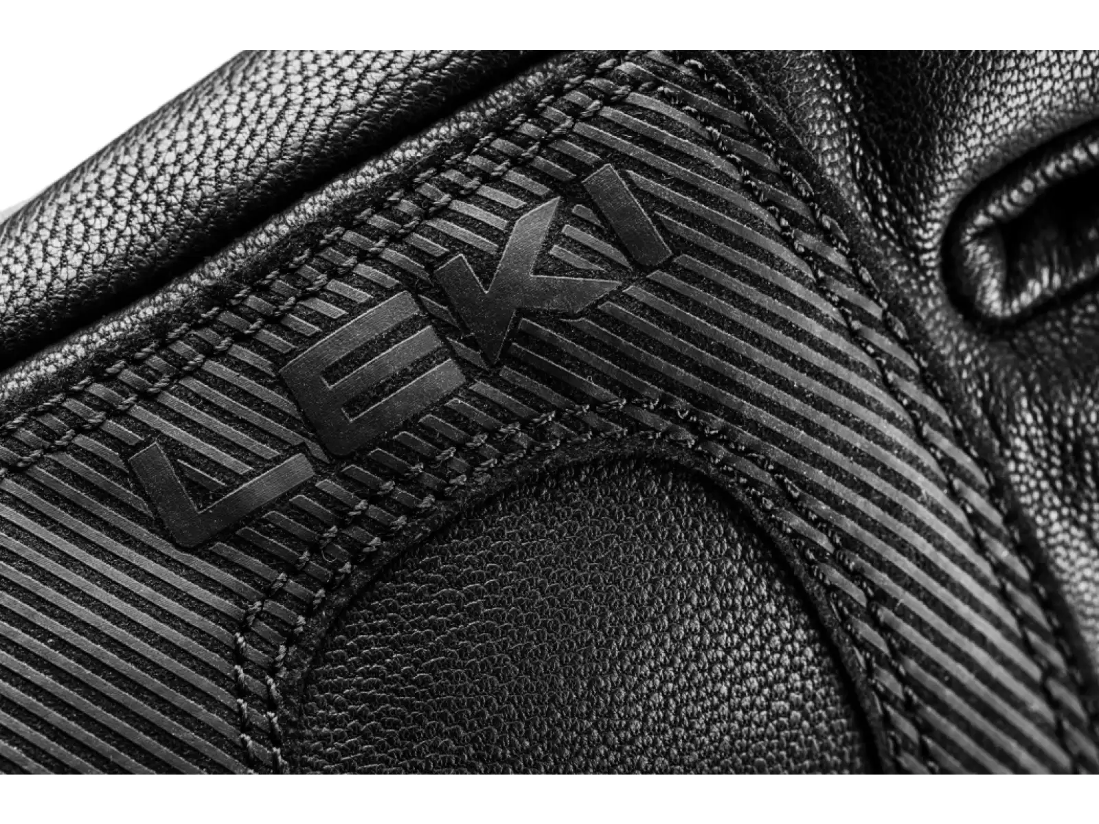 Leki Hevon Thermo 3D sjezdové rukavice Black