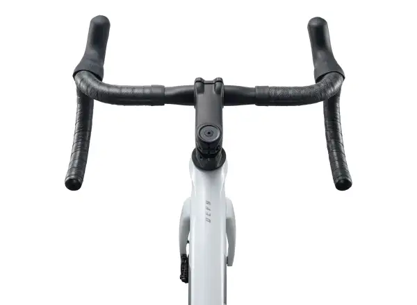 Giant Defy Advanced 2 silniční kolo Pearl White