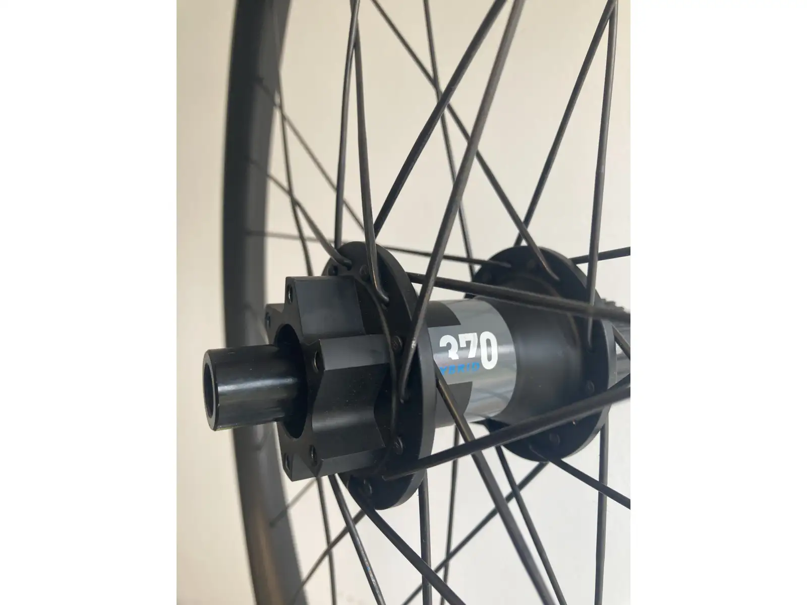 WTB Kom Trail i30/DT Swiss 370 Hybrid Boost zadní vypletené kolo, Microspline - Z KOLA