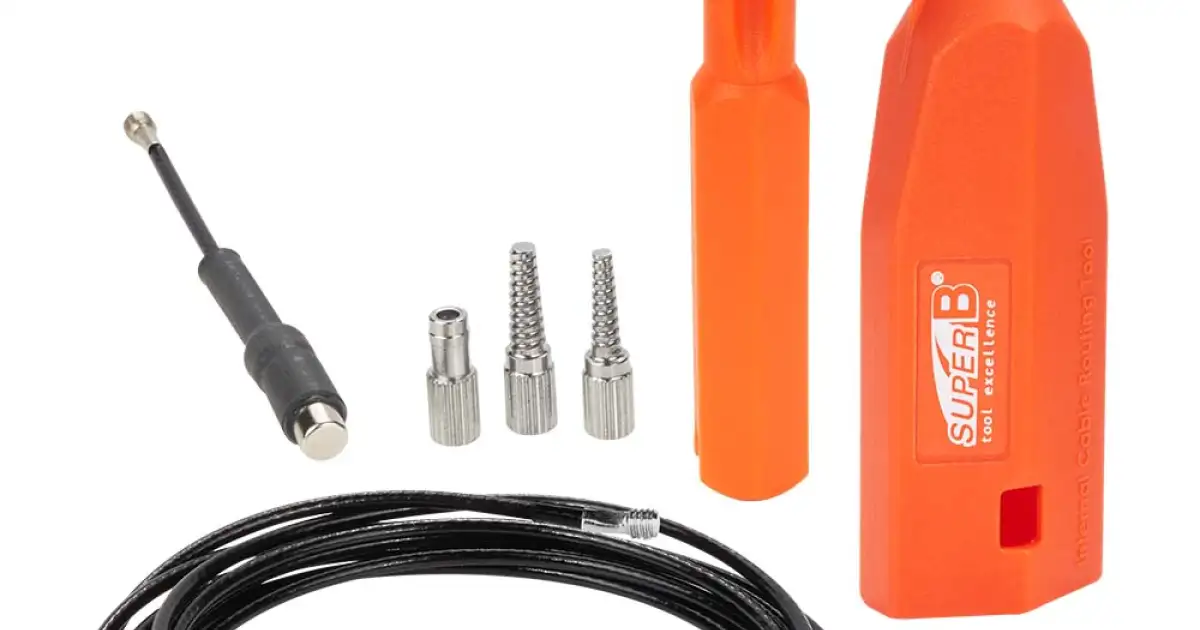 Superb TB-IR20 – Guida Magnetica Per Inserimento Cavi Interni Nei Telai – Utensile Per Bici – Colore Arancione – Affidabile E Robusto