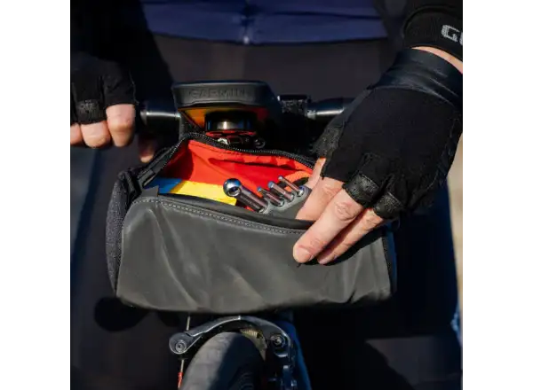 Blackburn Grid Handlebar Bag brašna na řídítka černá