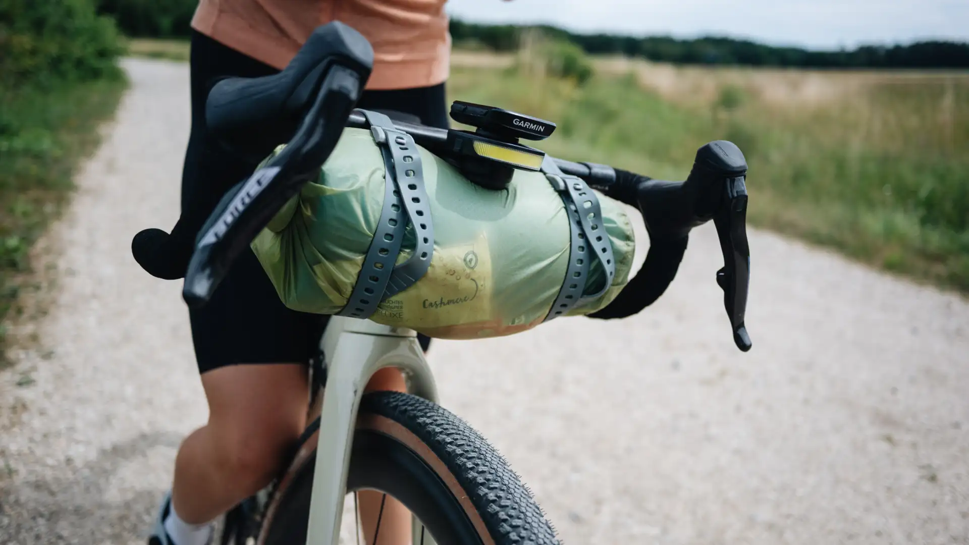 Bikepacking na lehko: Jak se sbalit na několik dní a přitom si užít každou jízdu