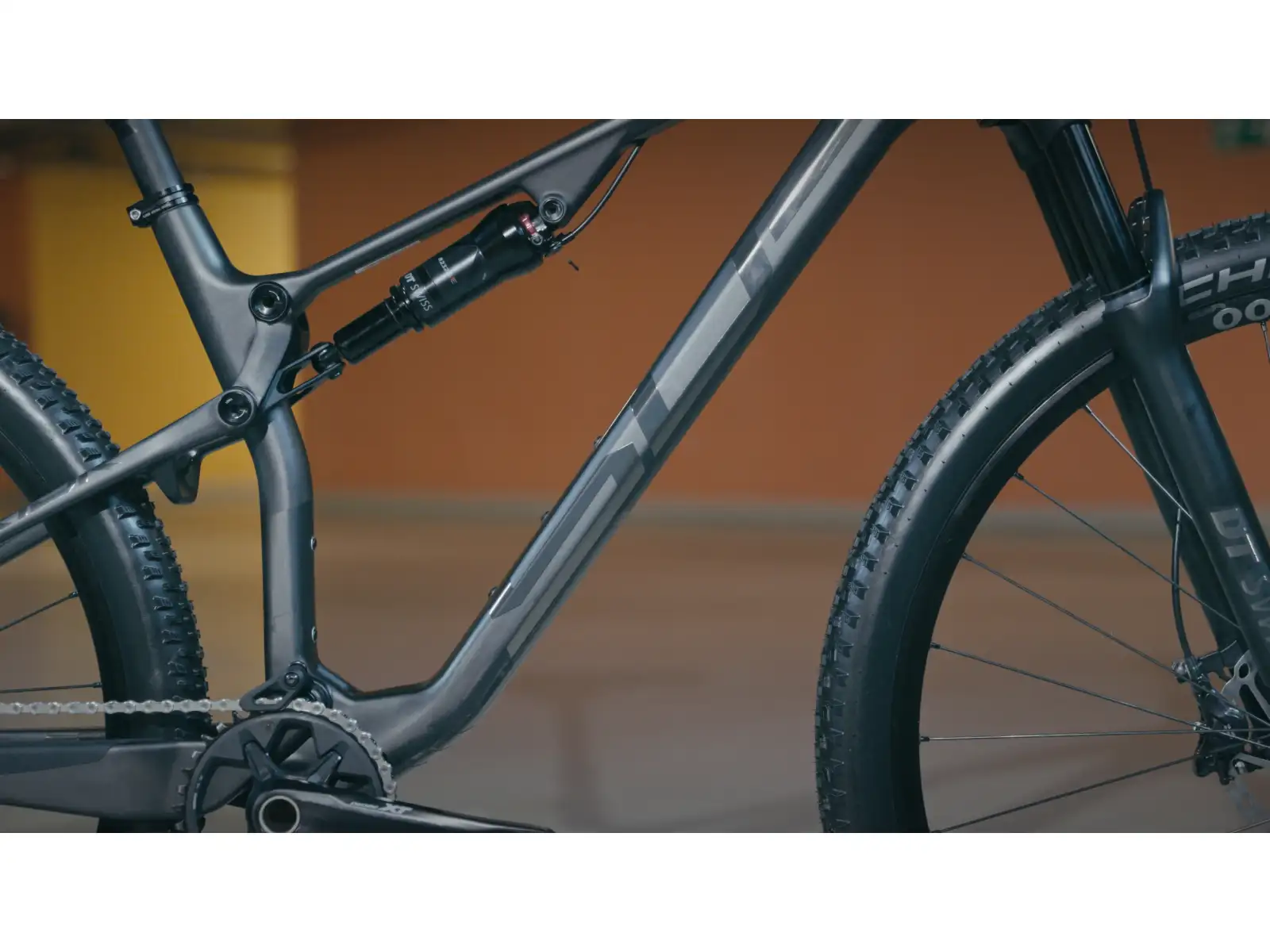 Superior XF 979 RC horské kolo Matte Carbon/Stealth Chrome