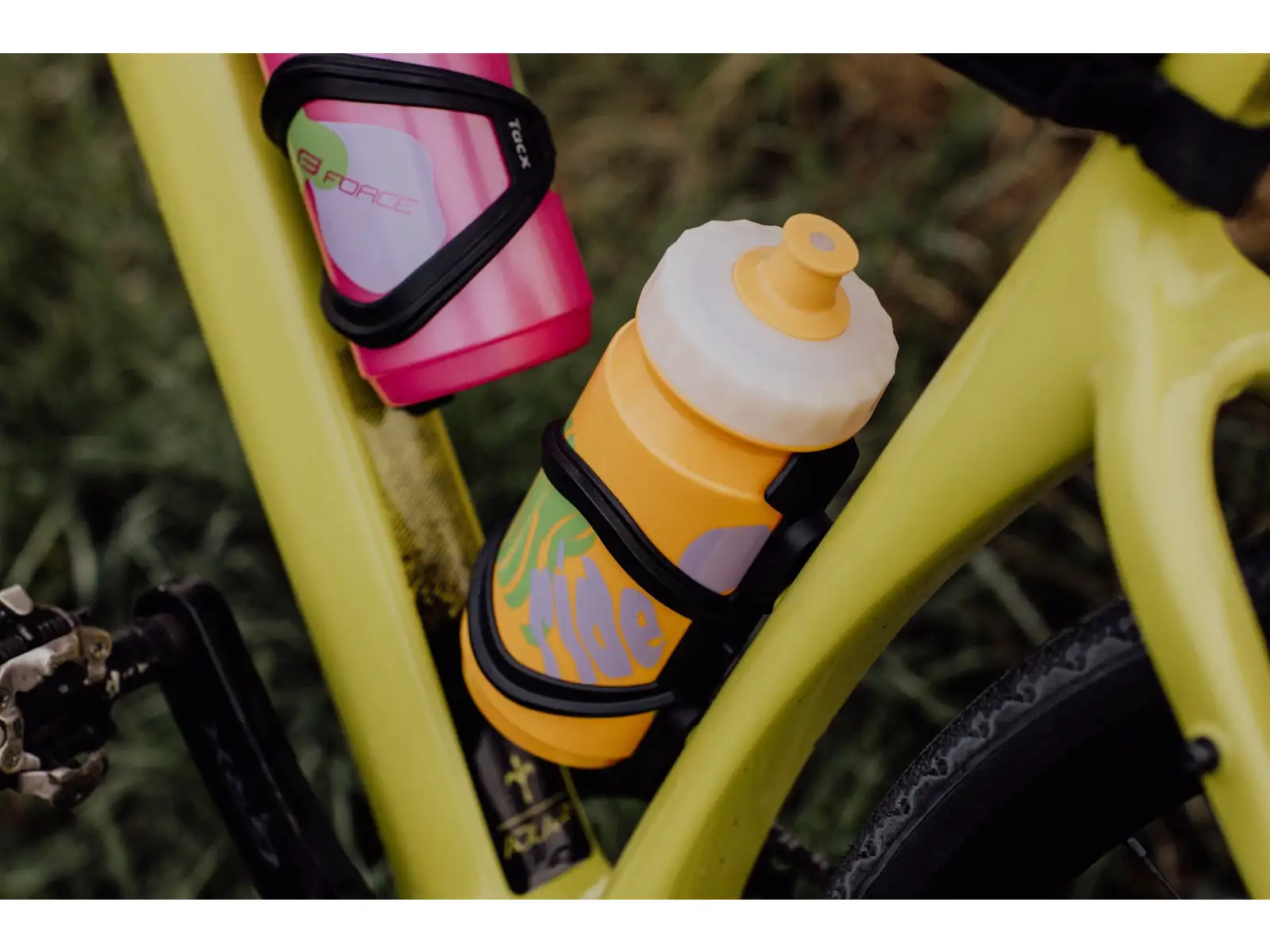 Force Party Ride cyklistická láhev 550 ml žlutá