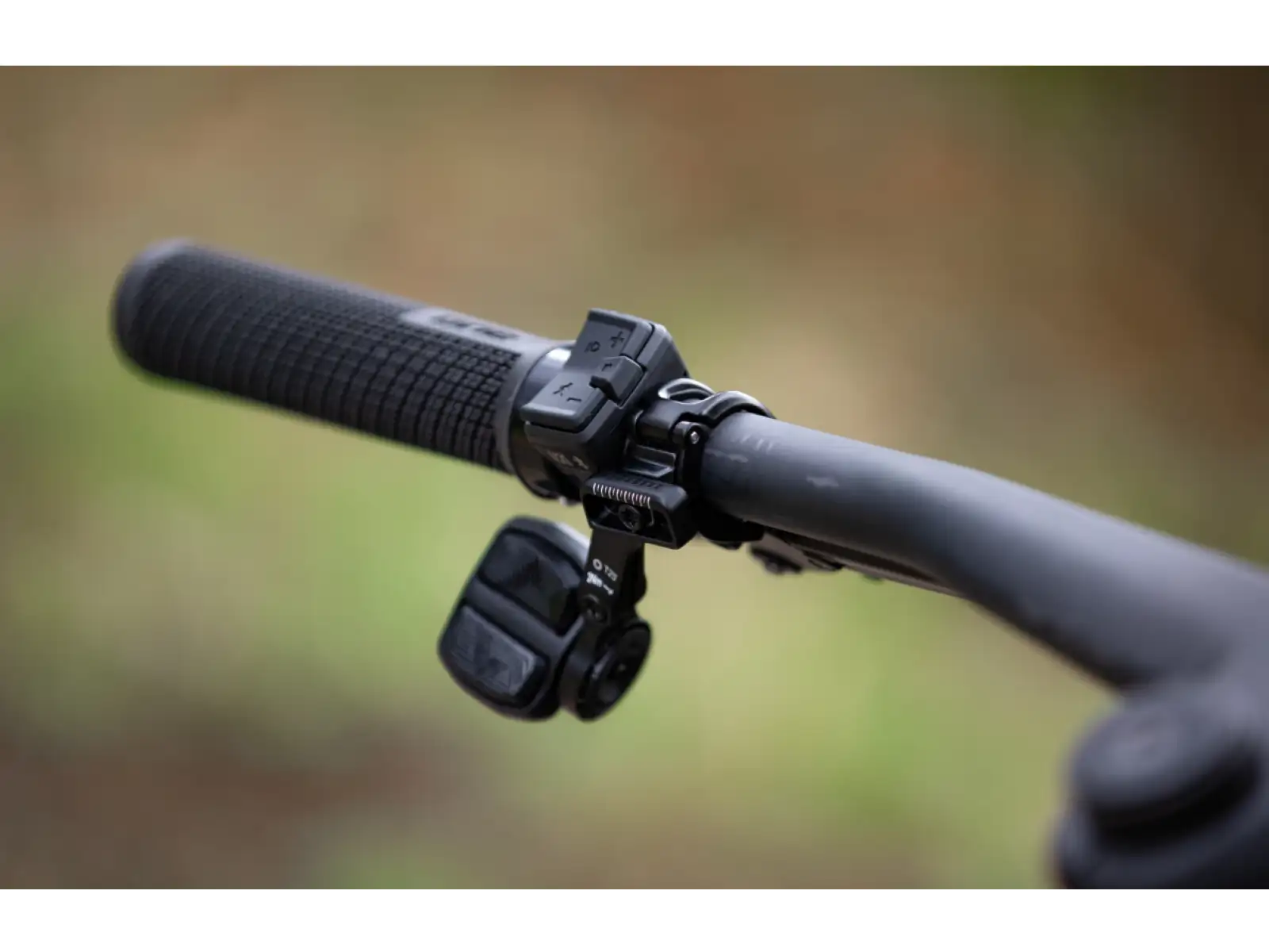 Superior iXF 9.8 horské elektrokolo matte berry carbon
