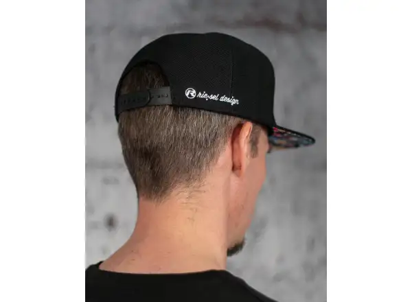 Rie:sel Design kšiltovka stickerbomb