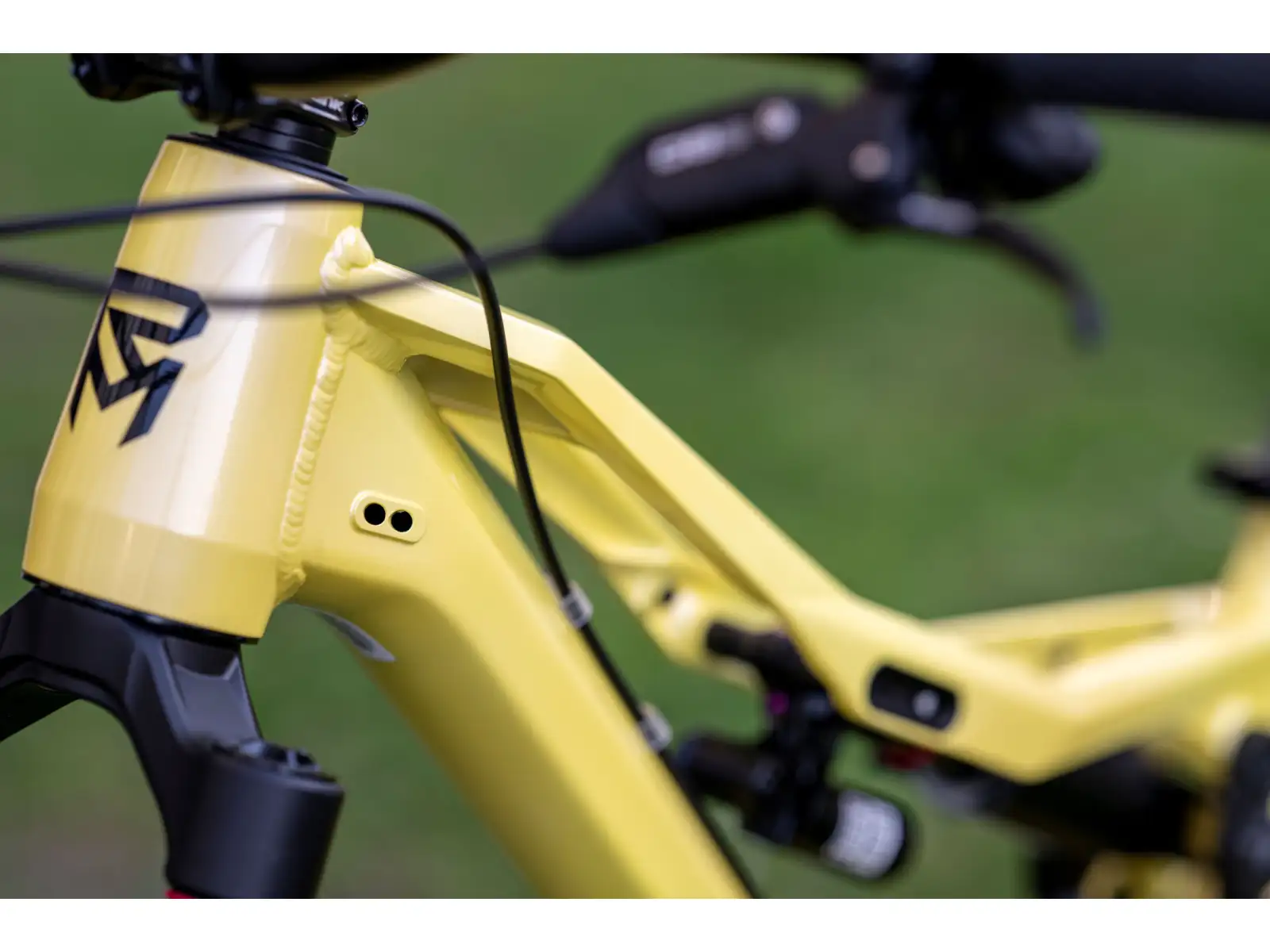 Rock Machine Whizz FS II 90 AXS horské kolo Panama Yellow