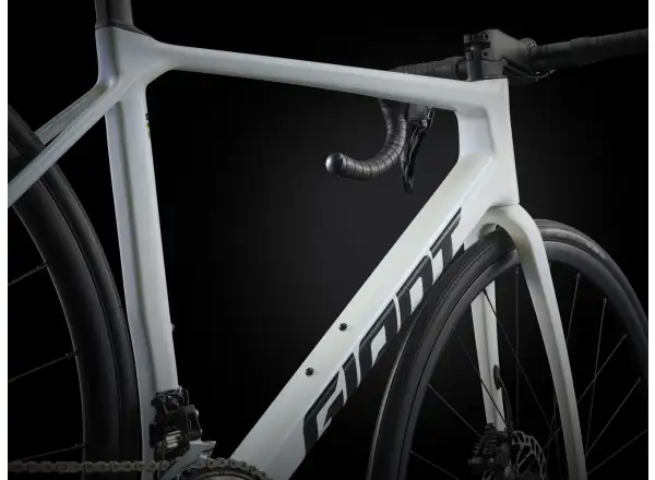 Giant TCR Advanced 2 KOM silniční kolo Illusion White