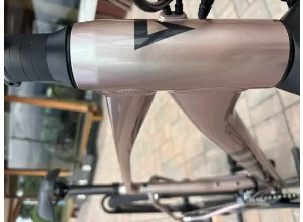 Giant Roam 3 trekingové kolo Shell White