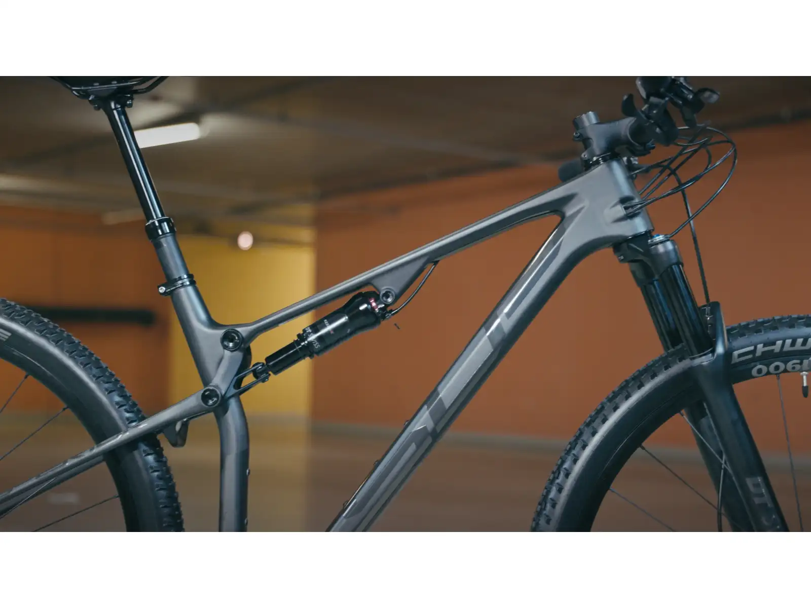 Superior XF 979 RC horské kolo Matte Carbon/Stealth Chrome