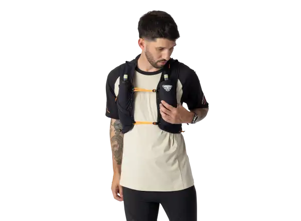 Dynafit Alpine 15 l běžecká vesta Black Out