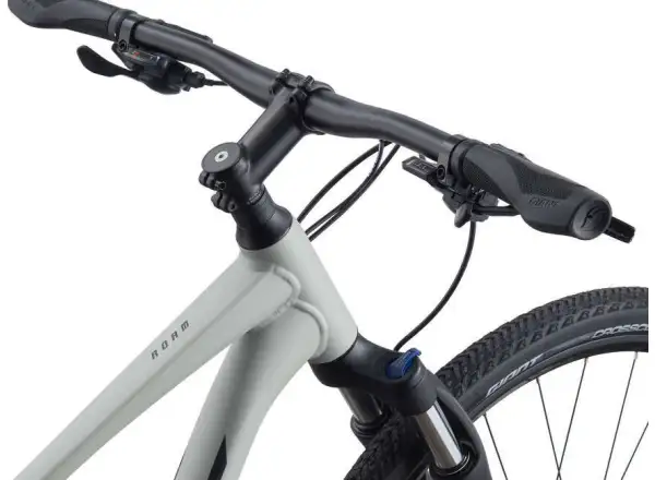 Giant Roam 3 Disc Metal trekingové kolo