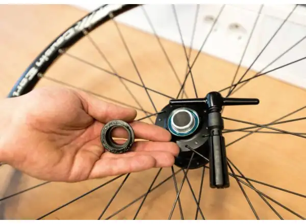 Unior Hub Genie vytahovač koncovek pro náboje s osou 12-15mm