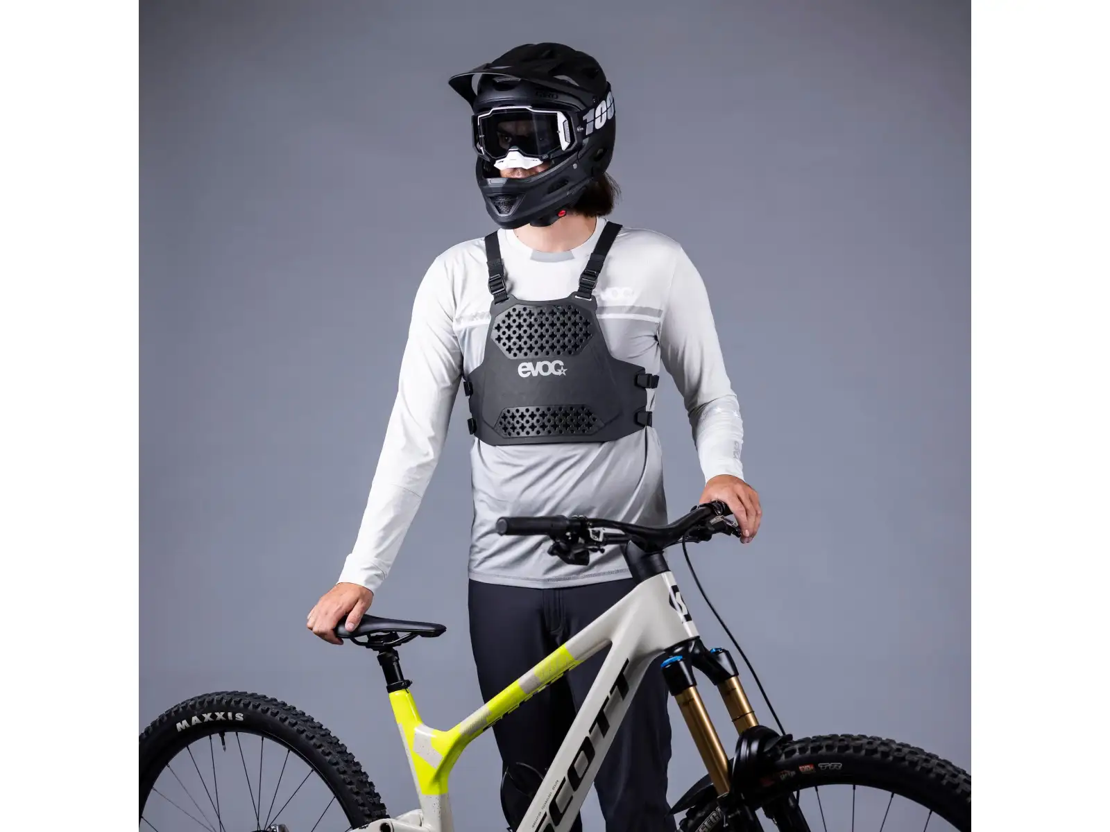 Evoc Torso Protector chránič hrudníku Black