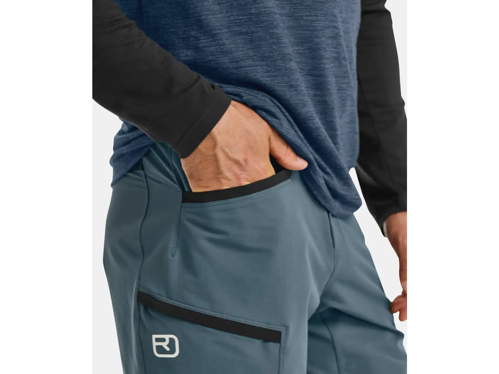 Ortovox Pelmo Shorts pánské kraťasy Black Raven