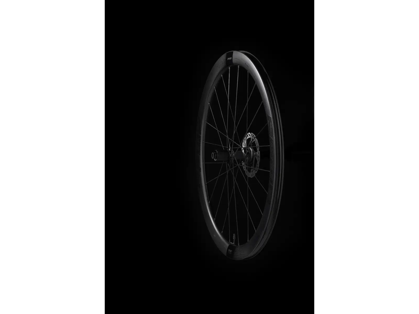 FFWD RYOT55 DT240 2:1 EXP silniční vypletená kola plášťová MattBlack ořech Sram XDR