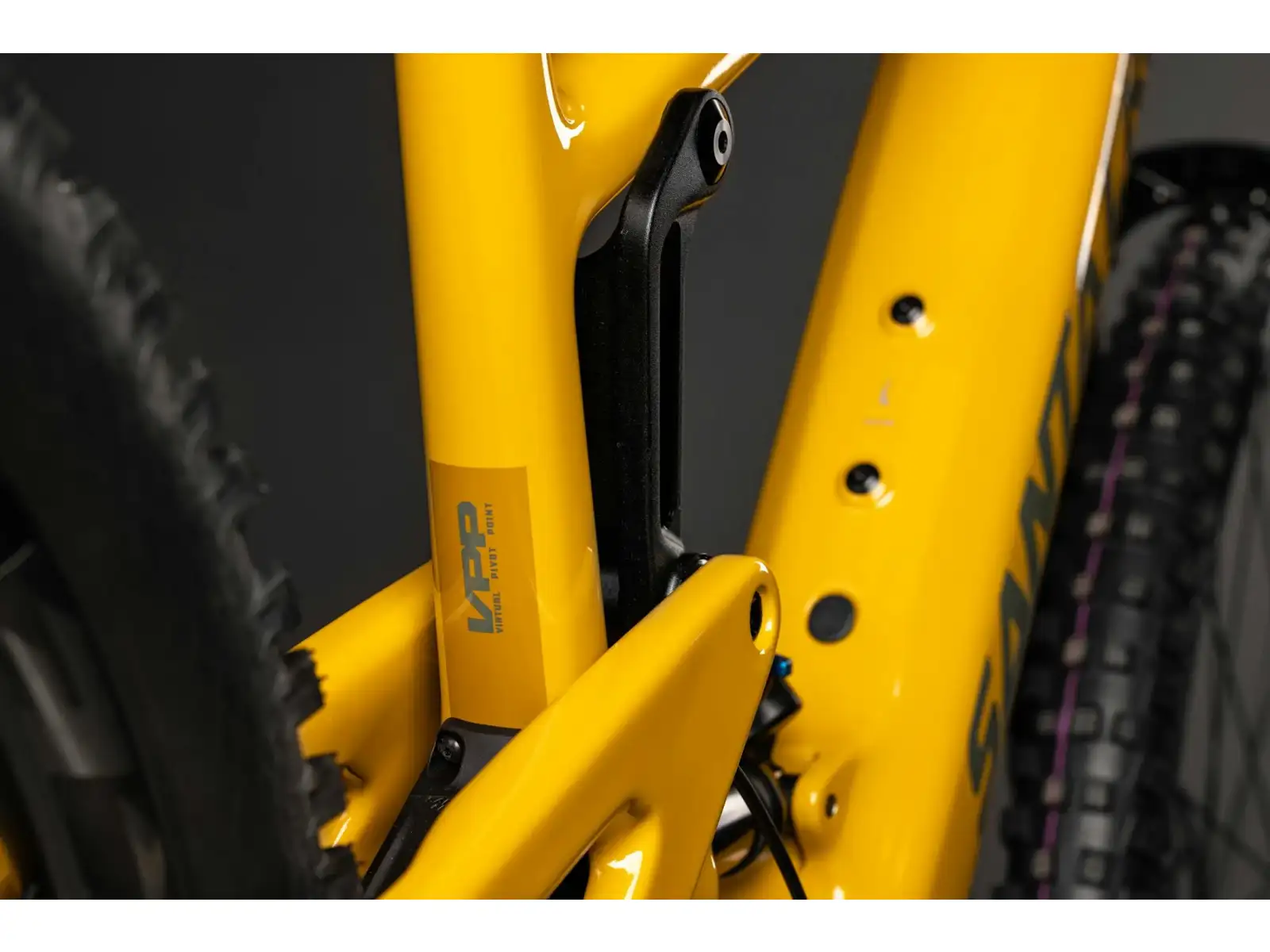 Santa Cruz Heckler SL 1 C Stout celoodpružené elektrokolo Gloss Mustard Yellow