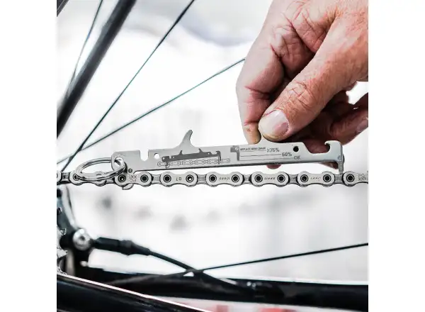 Lezyne Chain Gauge měrka řetězu stříbrná