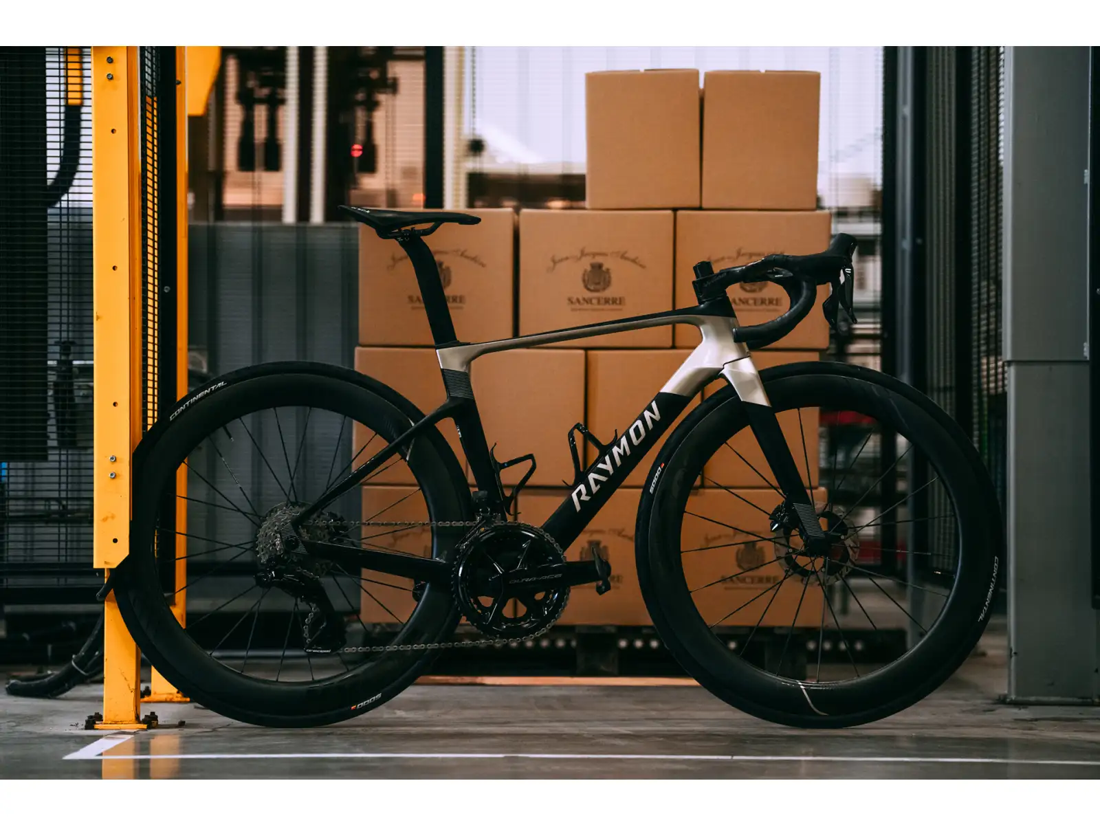 Raymon Arva Ultra 24S Ultegra Di2 silniční kolo carbon stealth