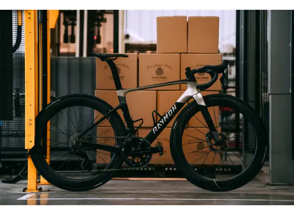 Raymon Arva Ultra 24S Ultegra Di2 silniční kolo carbon stealth
