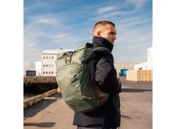Skladem Novinka Osprey Transporter Roll Top batoh Pine Leaf