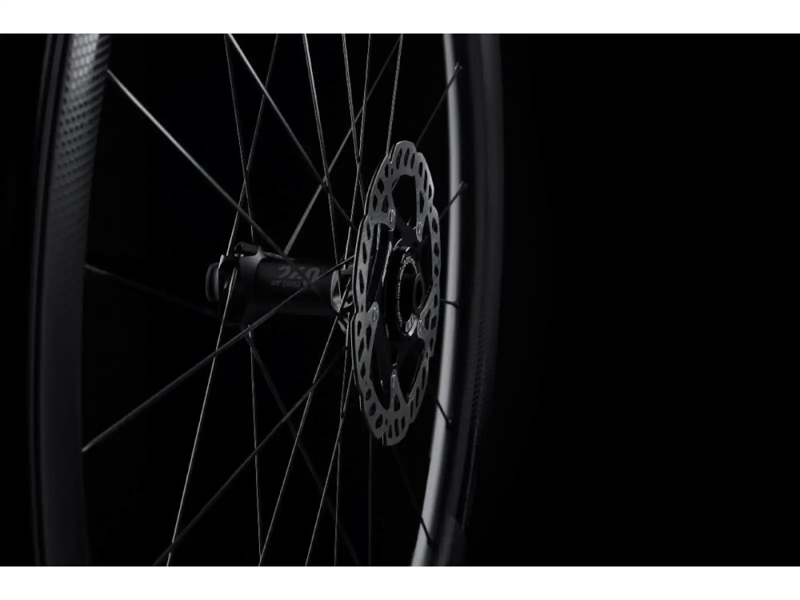 FFWD RYOT55 DT240 2:1 EXP silniční vypletená kola plášťová MattBlack ořech Sram XDR