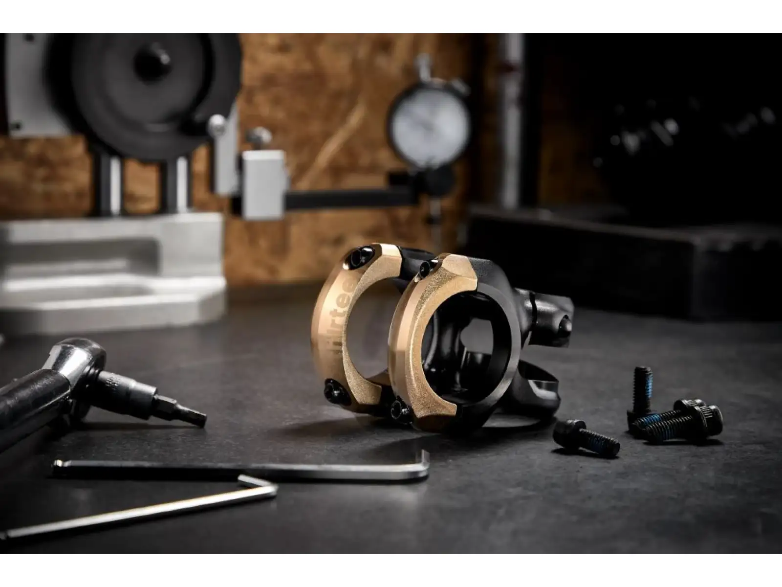 E-13 Plus 35 představec 50 mm Black/Bronze