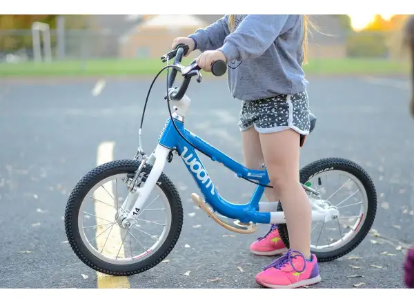 Woom 1 Blue 12 dětské odrážedlo