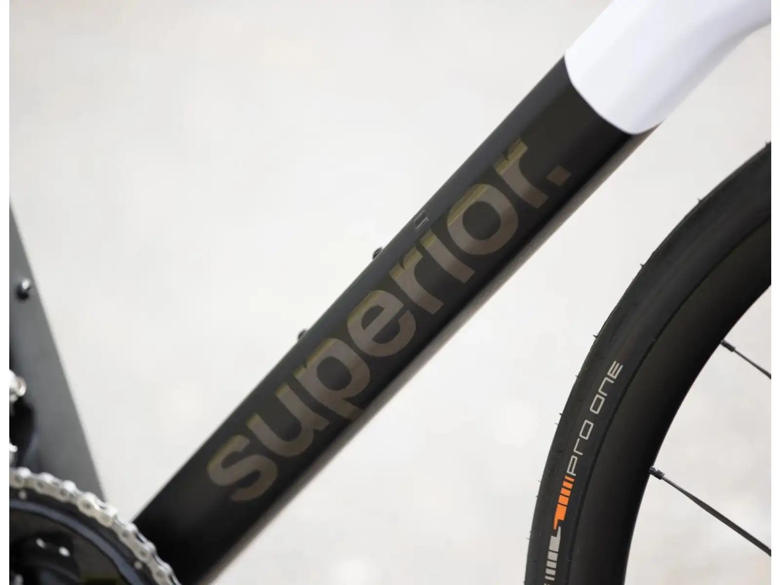 Superior X-Road 9.3 GF silniční kolo matte carbon / white