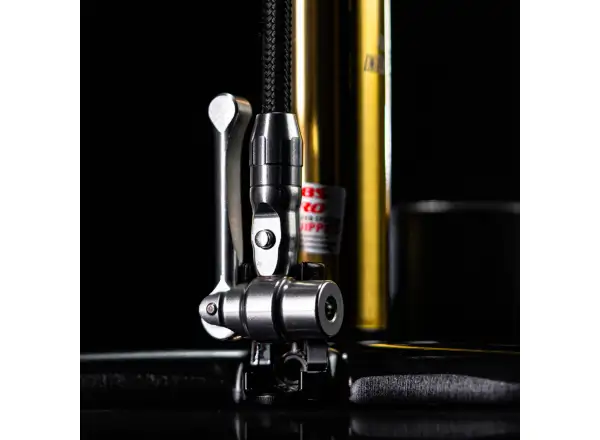 Lezyne 18K Digital Drive dílenská pumpa GOLD/BLACK
