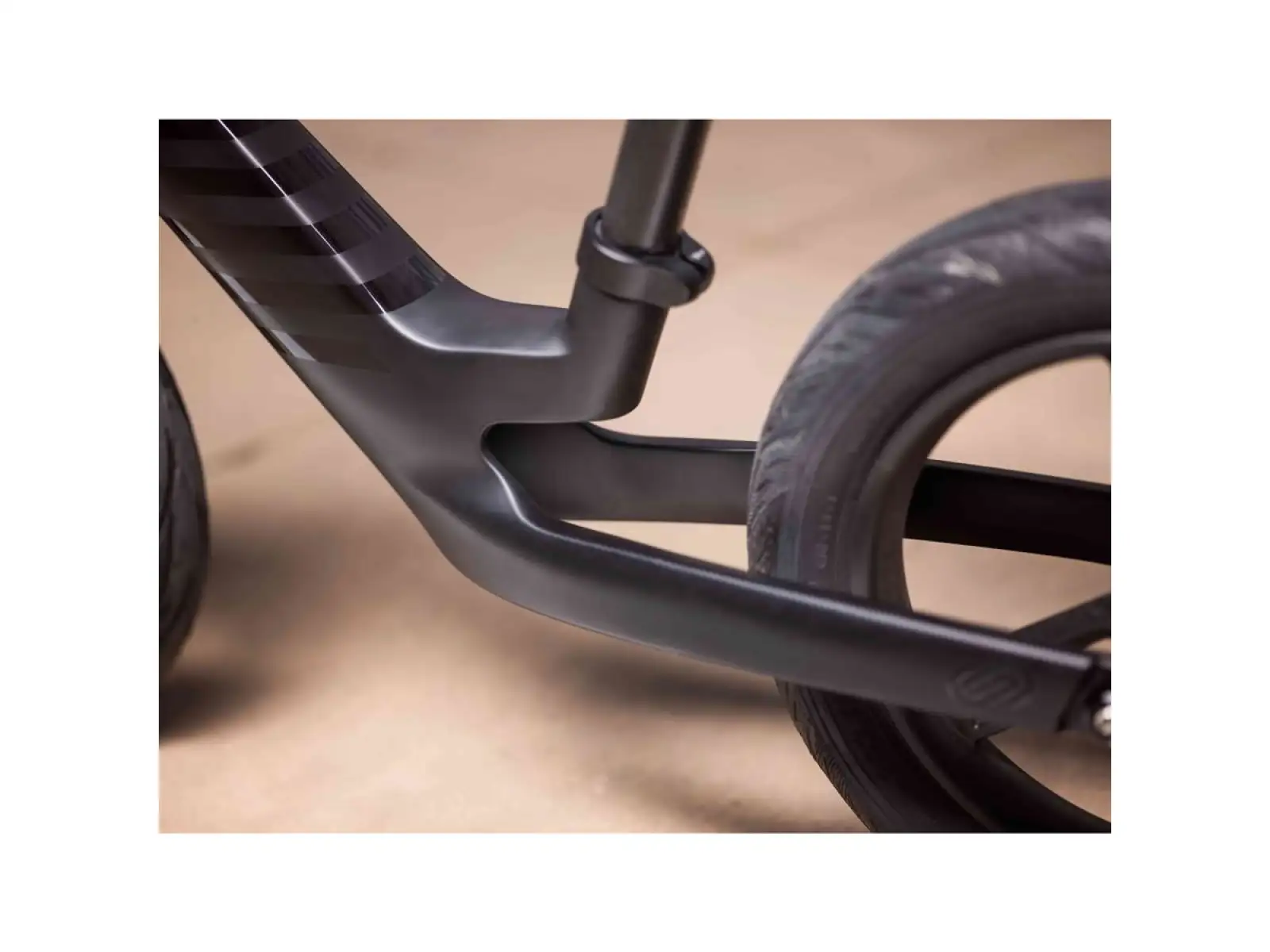 Giant PRE RCARBON PUSH BIKE dětské odrážedlo