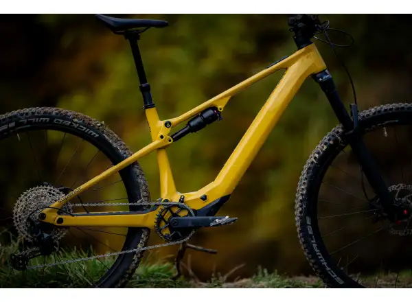 Superior iXF 9.2 celoodpružené elektrokolo Matte Mustard