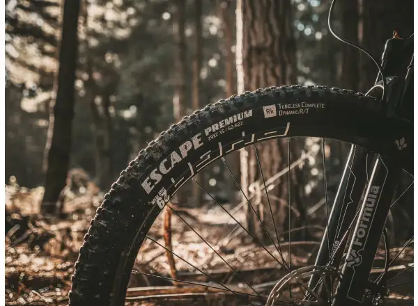 Goodyear Escape Ultimate TC 29" MTB plášť kevlar Tan