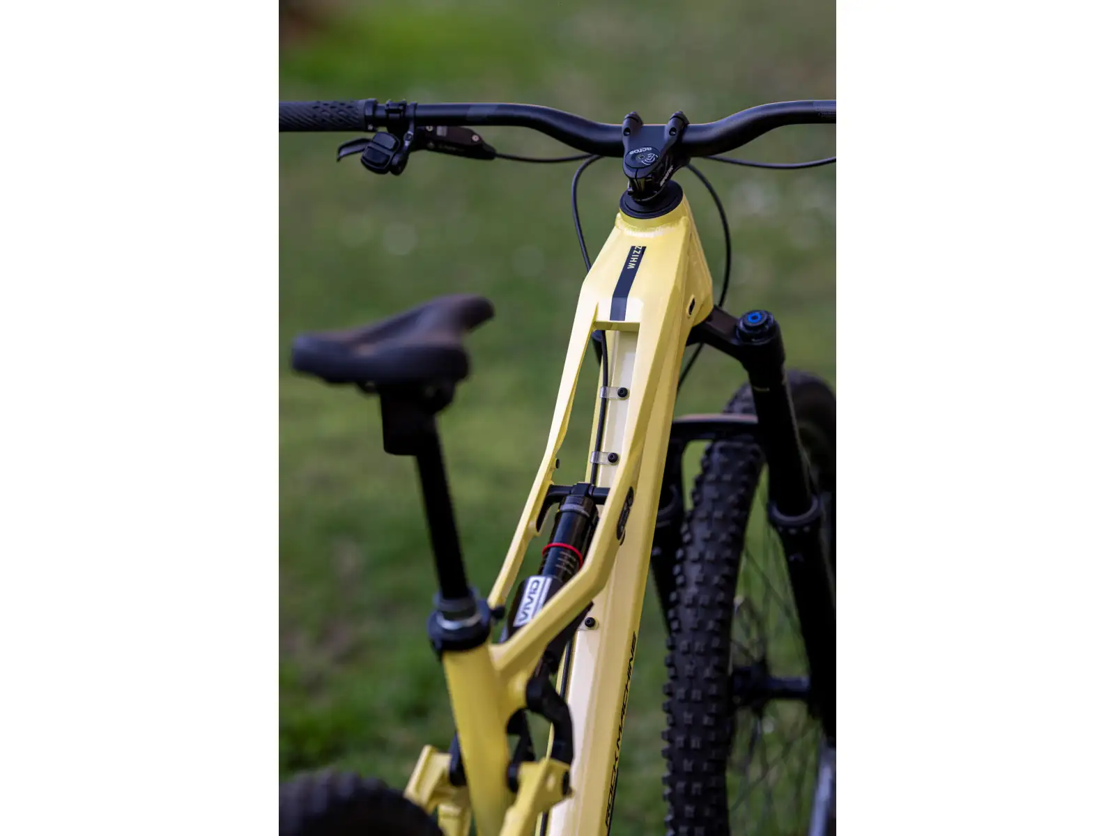 Rock Machine Whizz FS II 90 AXS horské kolo Panama Yellow