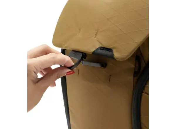 Peak Design Everyday Backpack 20 l batoh Coyote