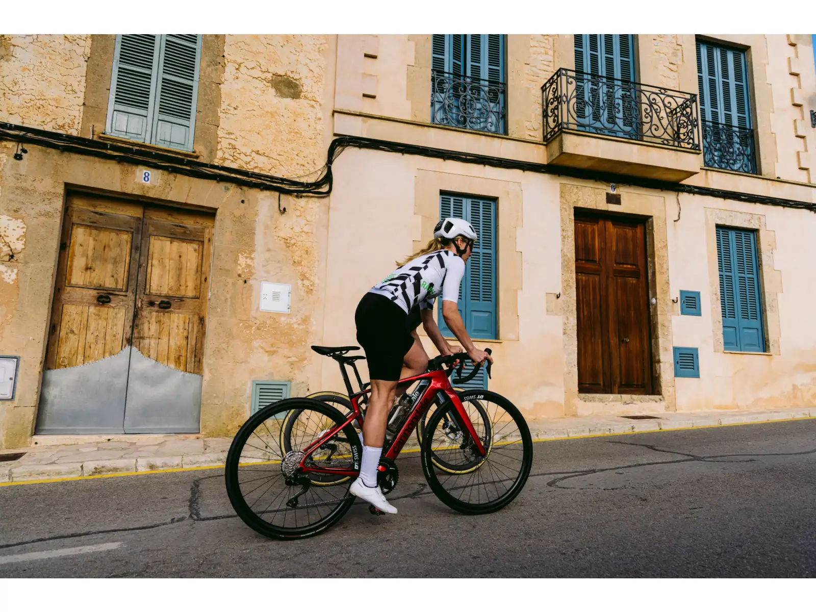 Cannondale Synapse Carbon 4 silniční kolo Metallic Red