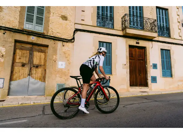 Cannondale Synapse Carbon 4 silniční kolo Metallic Red