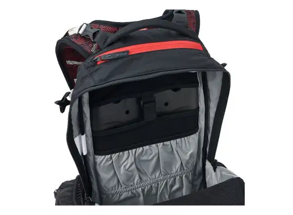 USWE Flow 16 batoh s chráničem páteře Black/Red 16 l