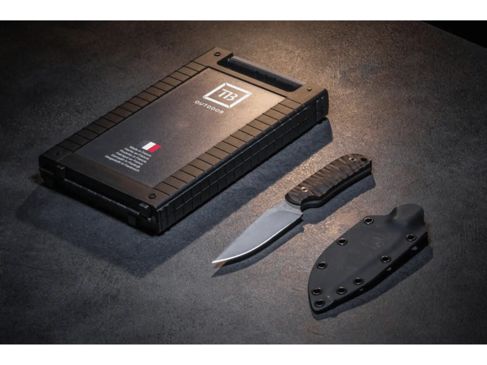 TB Outdoor Cammandeur G10 Nůž černá