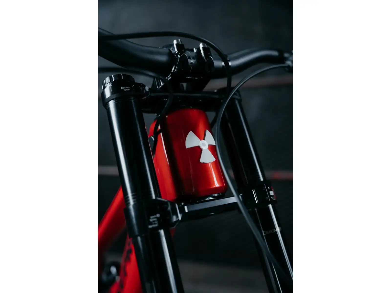 Nukeproof Dissent Carbon Pro 297 GX DH7 sjezdové kolo Red