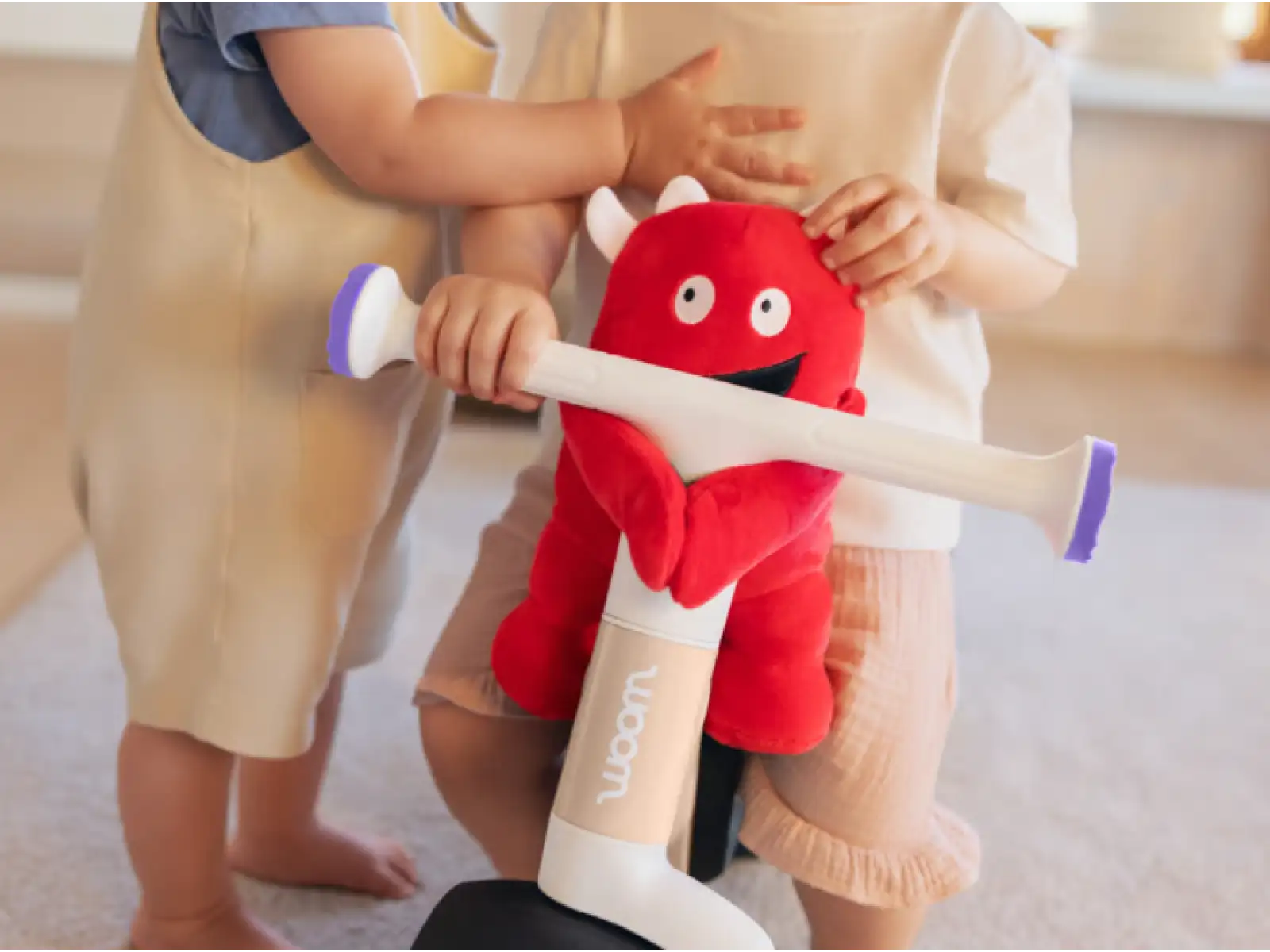 Woom WOW dětské odrážedlo Pop Peach