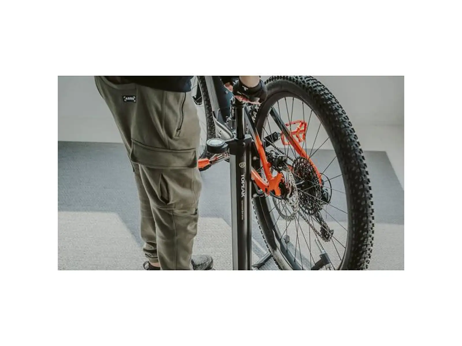 Topeak Transformer eUP 2Stage dílenská pumpa černá