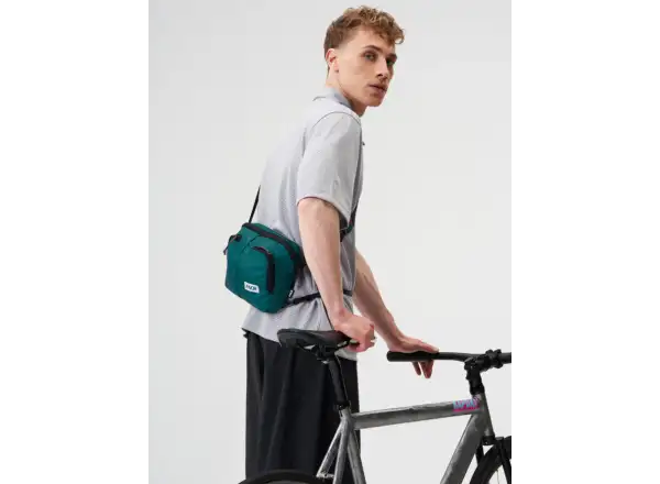 Aevor Sacoche Bag taška přes rameno 4 l Evergreen