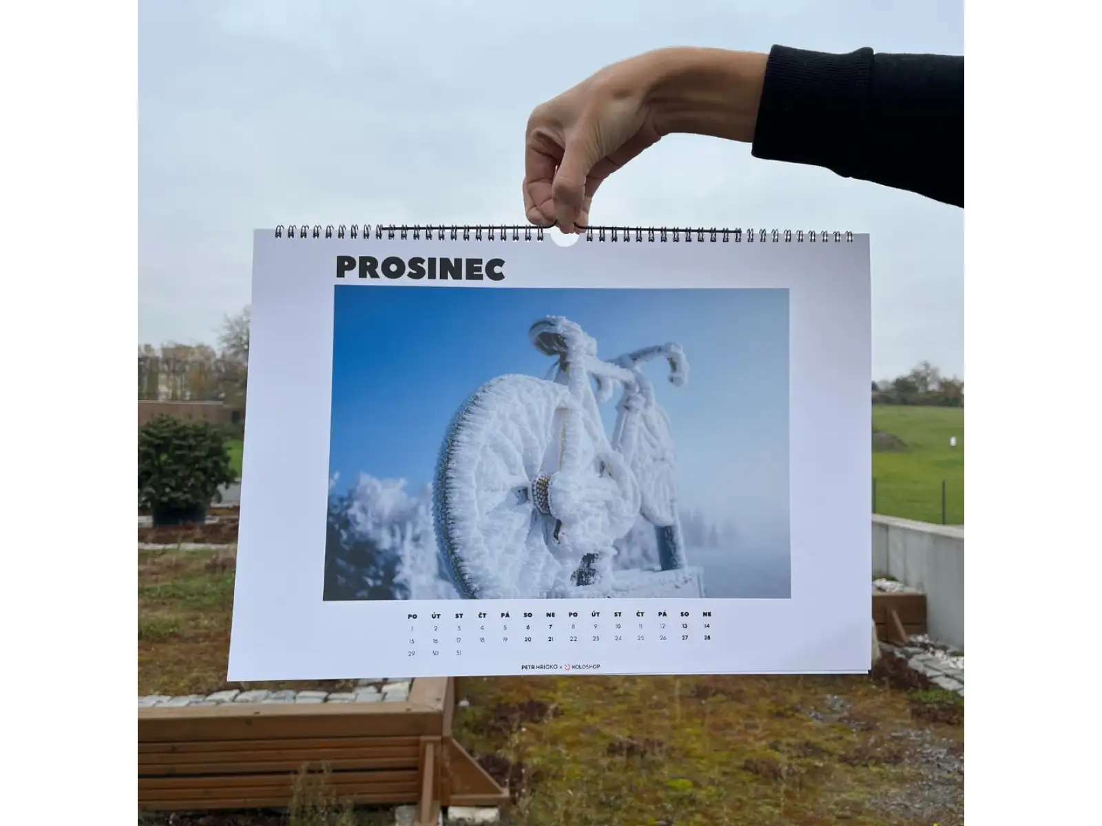 Charitativní kalendář 2025 Koloshop x Petr Hricko pro Lékaře bez hranic