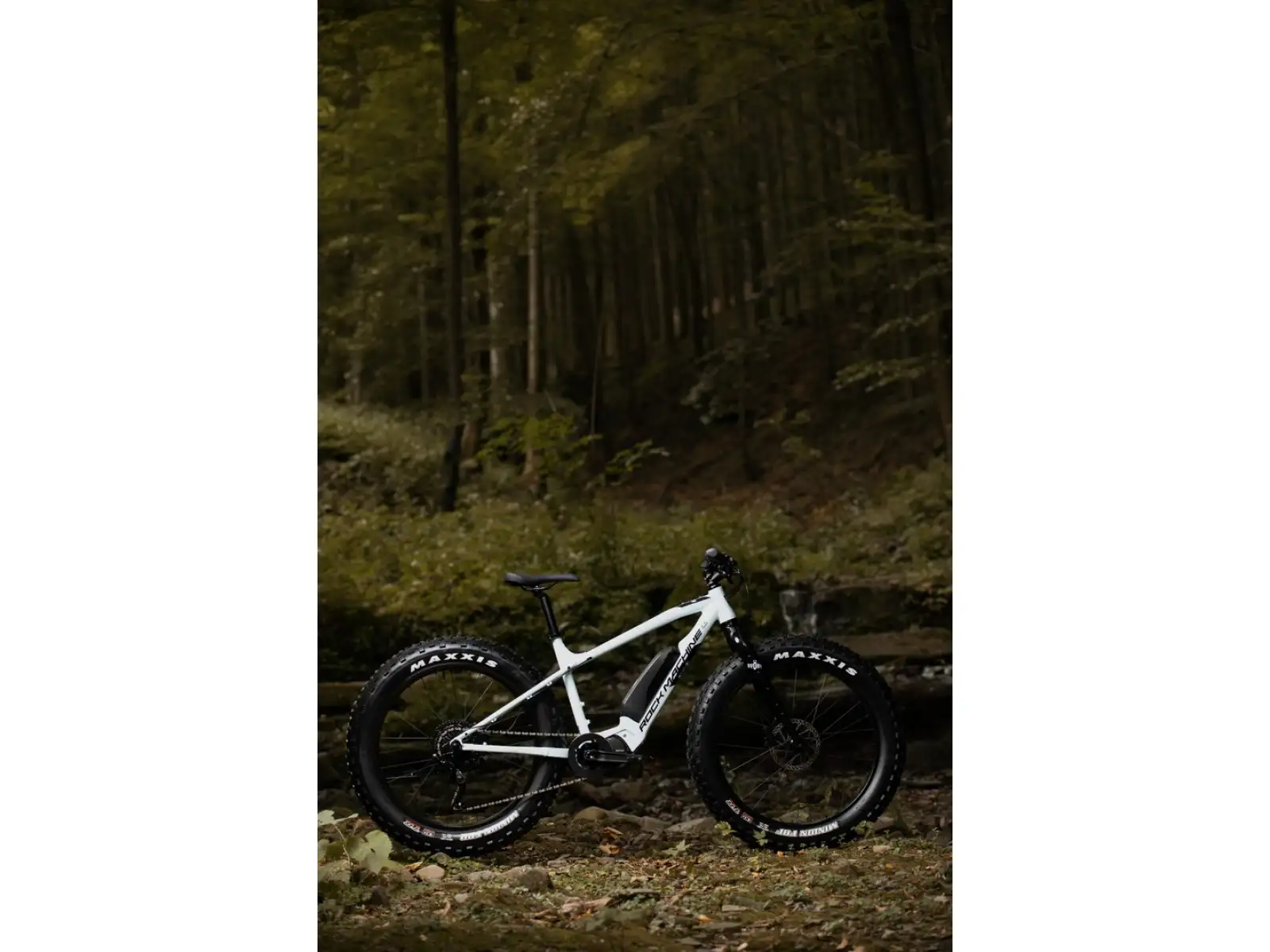 Rock Machine VYÖRY e50 S fatbike elektrokolo Gloss White/Black VZOREK
