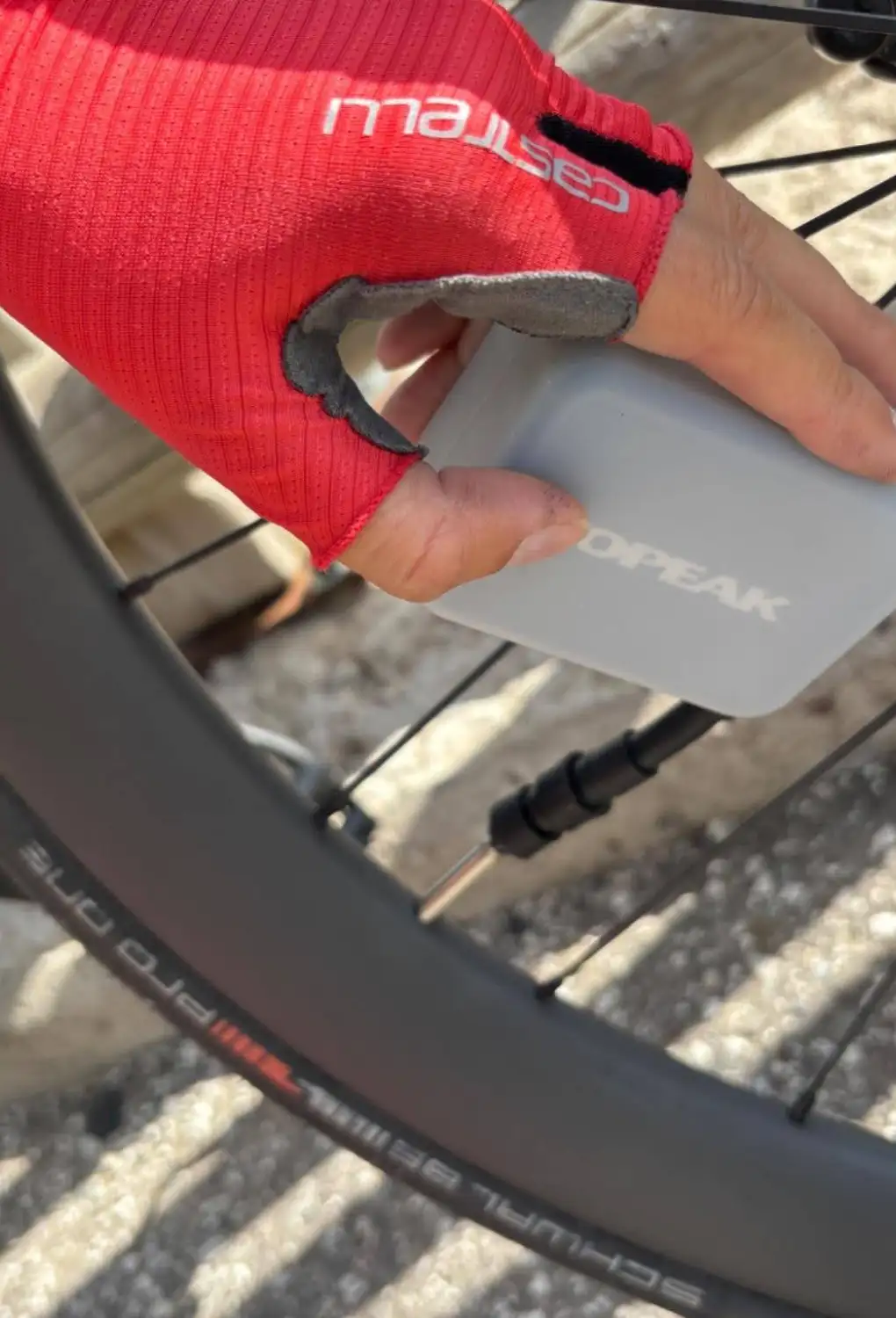Elektrická pumpa na kolo Topeak vs. Pedalsport