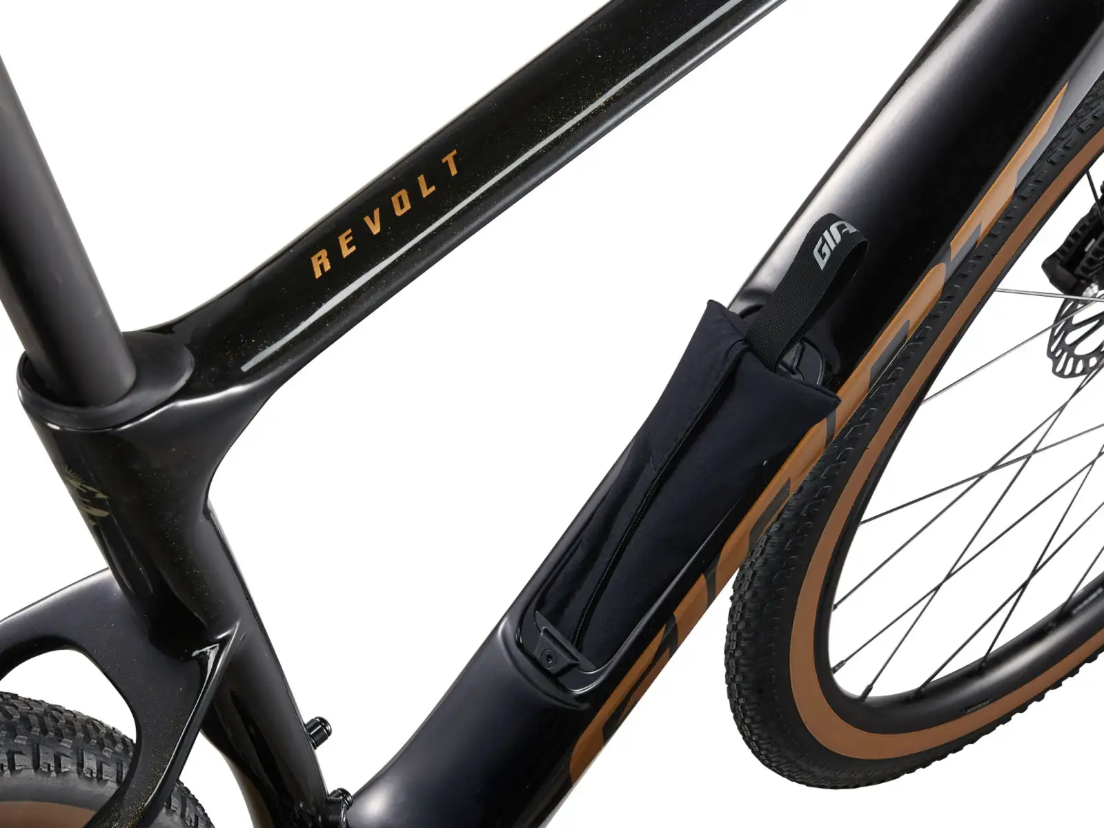 Giant Revolt Advanced 3 gravel kolo Panther